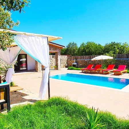 Kayakoey'De Kiralik Muhafazakar Jakuzili, Havuzlu Villa Villa Fethiye