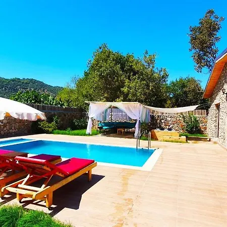 Villa Kayakoey'De Kiralik Muhafazakar Jakuzili, Havuzlu Villa *