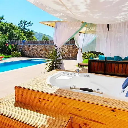 Kayakoey'De Kiralik Muhafazakar Jakuzili, Havuzlu Villa * Fethiye