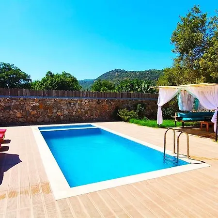 Kayakoey'De Kiralik Muhafazakar Jakuzili, Havuzlu Villa * Fethiye